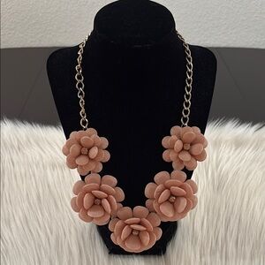 Elegant Floral Necklace in Soft Pink